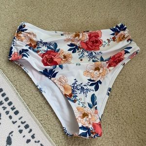 Cupshe swim bottoms. Size L